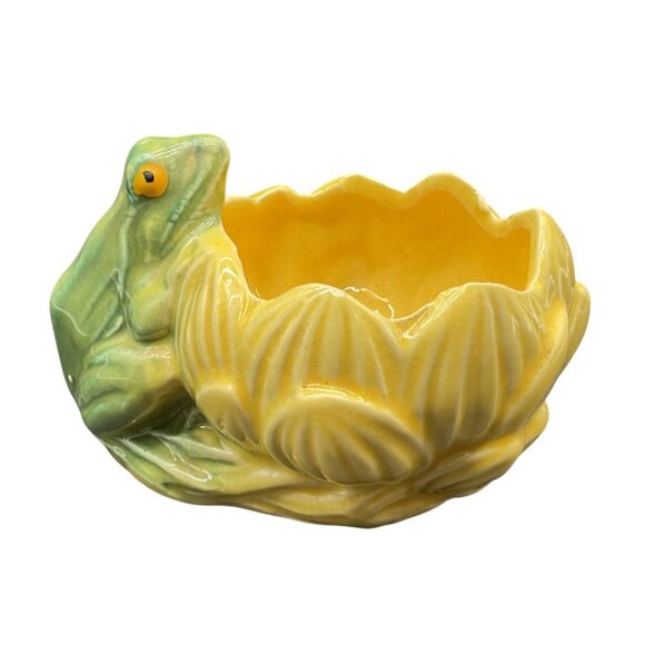 Vintage Frog & Lotus Flower Ceramic Planter by McCoy from the 1950s 4"H x 5"W - Picture 1 of 6